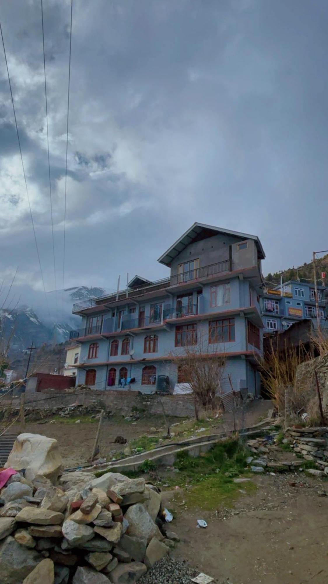 Lha Pomo Daire Kyelang Dış mekan fotoğraf