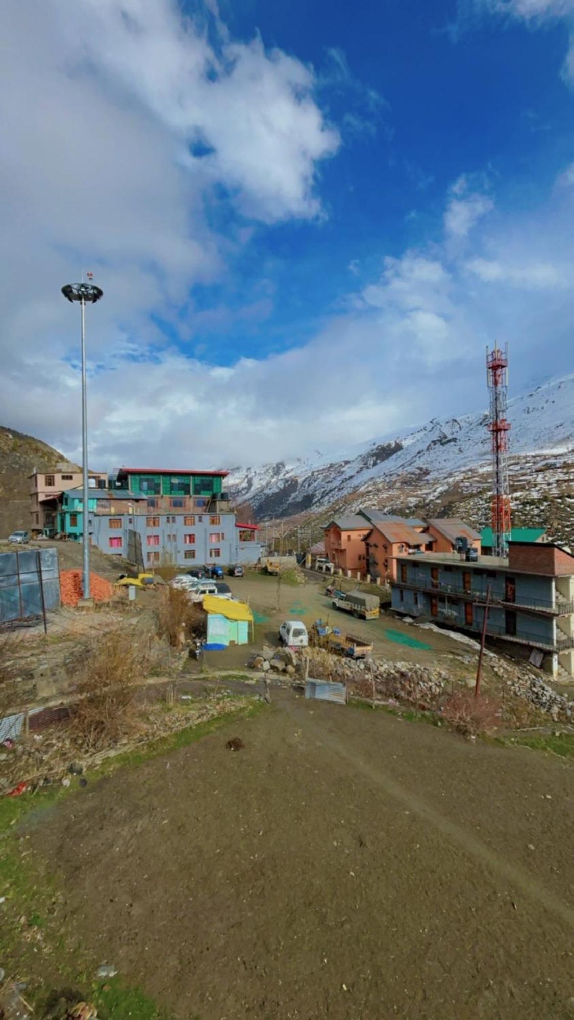 Lha Pomo Daire Kyelang Dış mekan fotoğraf
