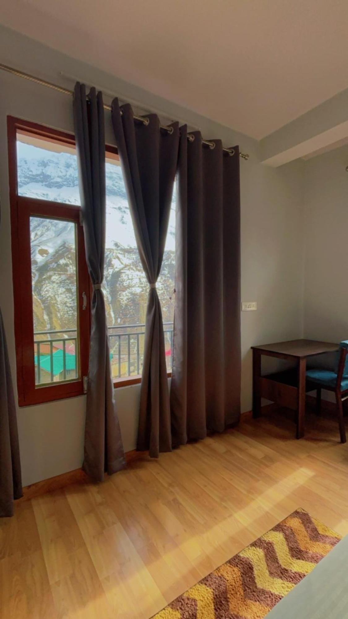 Lha Pomo Daire Kyelang Dış mekan fotoğraf