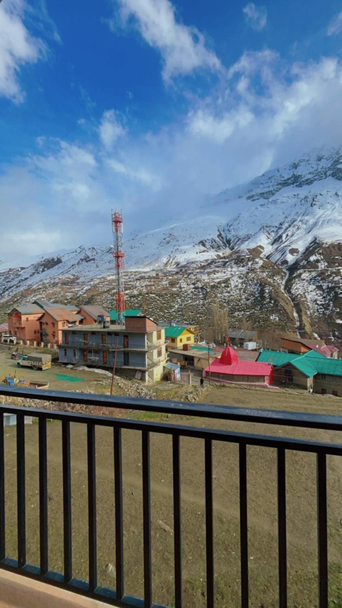 Lha Pomo Daire Kyelang Dış mekan fotoğraf