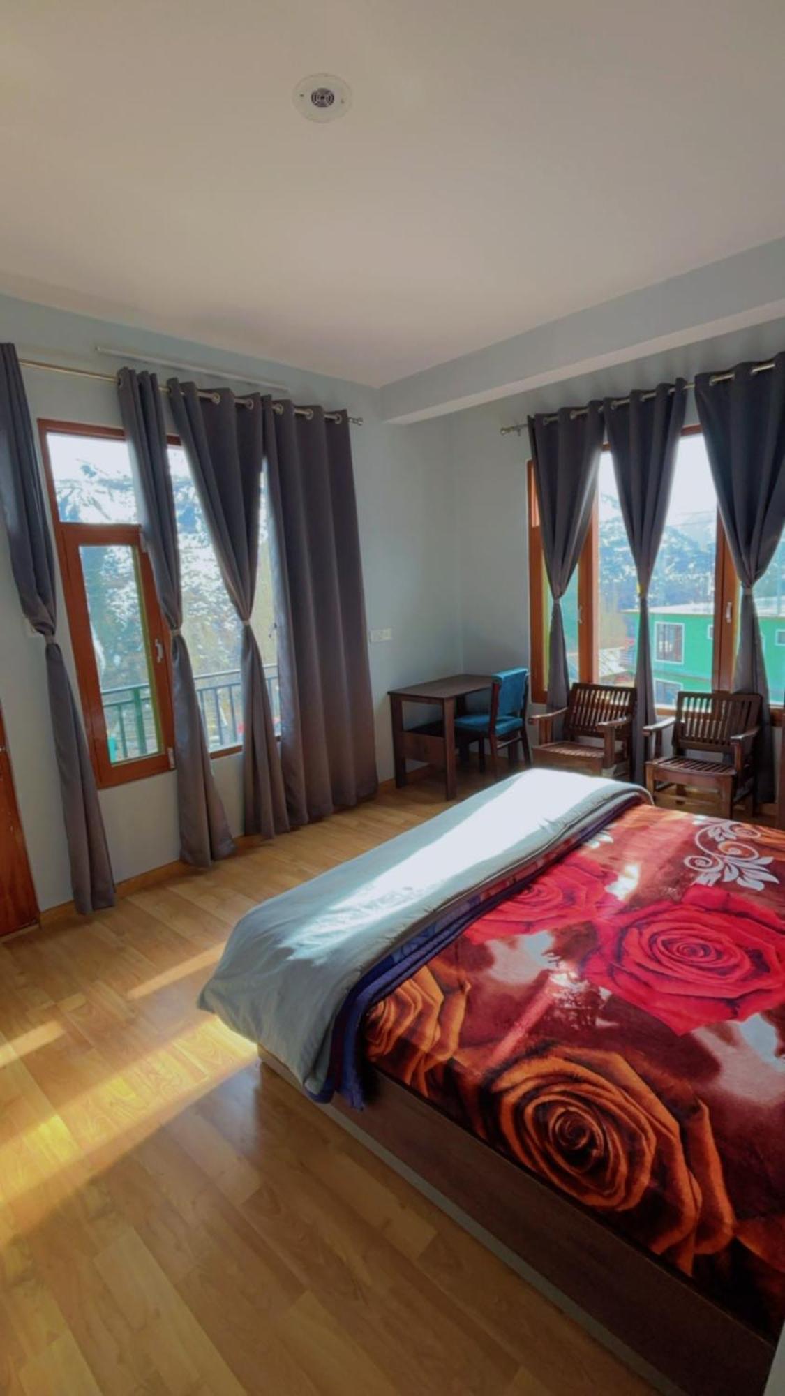 Lha Pomo Daire Kyelang Dış mekan fotoğraf