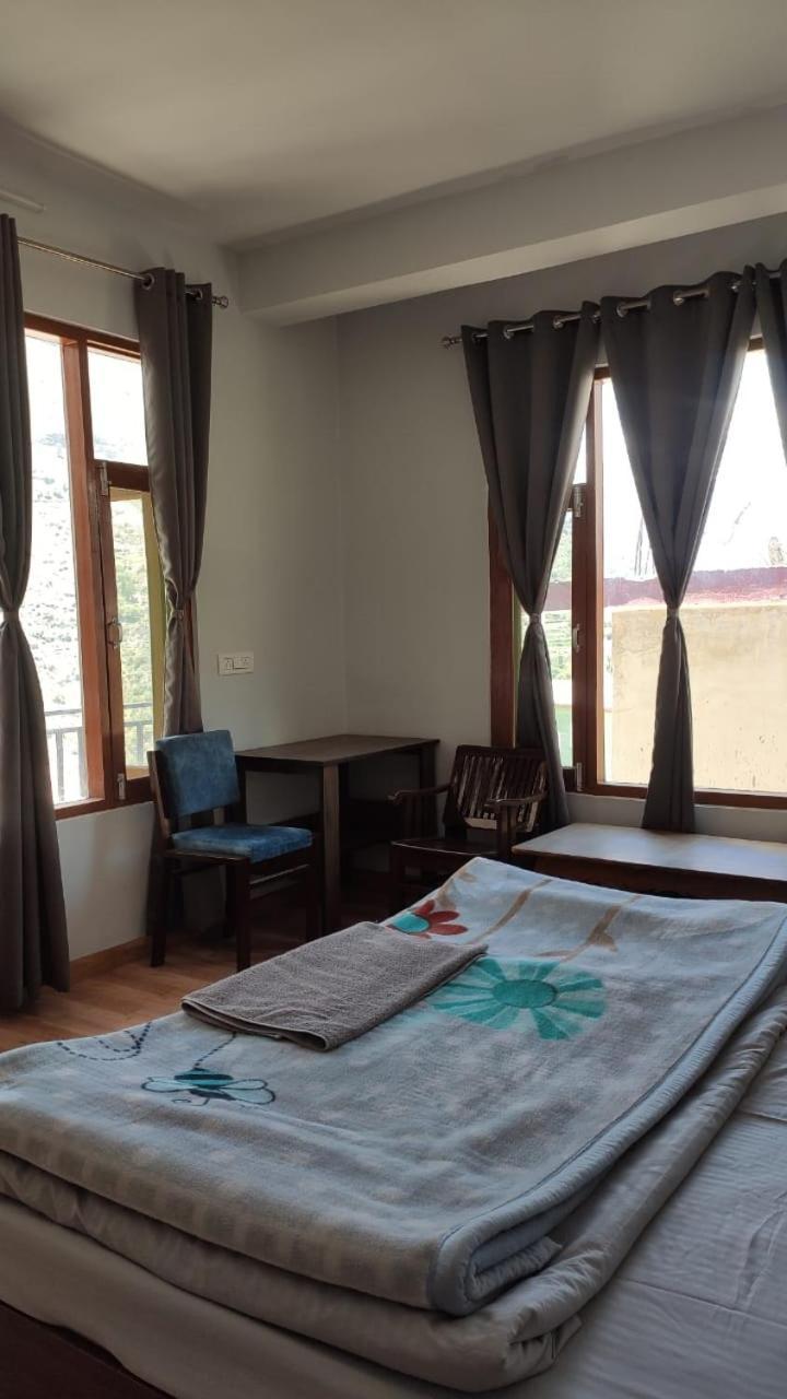 Lha Pomo Daire Kyelang Dış mekan fotoğraf